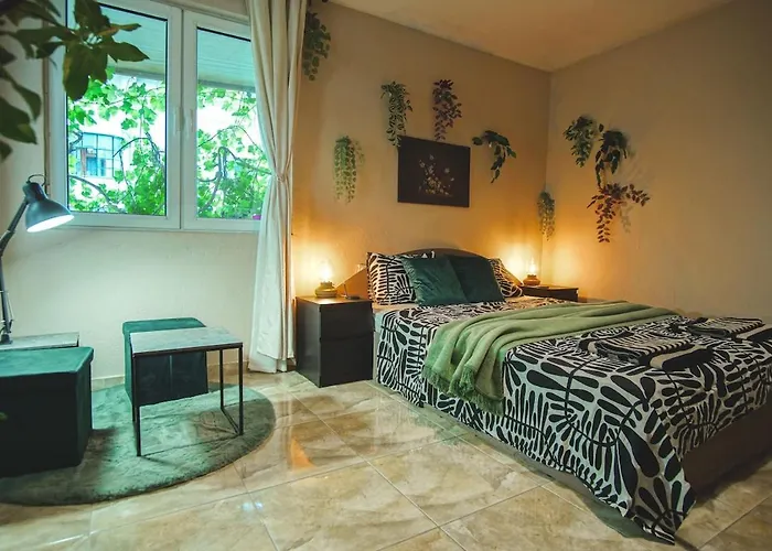House Tsimerman 4 Bedroom Private House Free Parking Private Garden Casa vacanze *
