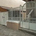 Сasa de vacaciones House Tsimerman 4 Bedroom Private House Free Parking Private Garden