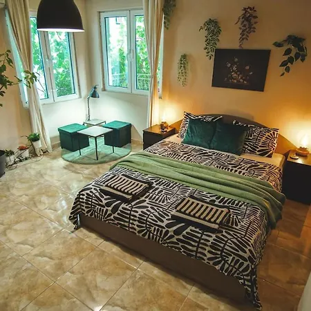 House Tsimerman 4 Bedroom Private House Free Parking Private Garden فارنا