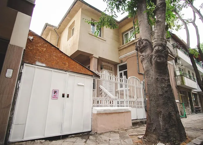 Hébergement de vacances House Tsimerman 4 Bedroom Private House Free Parking Private Garden