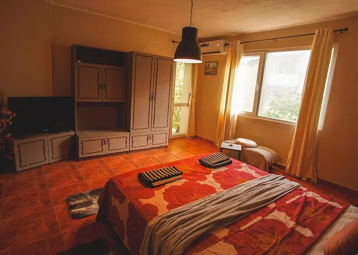 Hébergement de vacances House Tsimerman 4 Bedroom Private House Free Parking Private Garden *